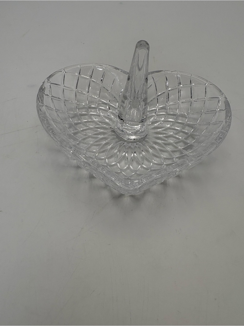 Clear Heart-Shaped Crystal Ring Holder